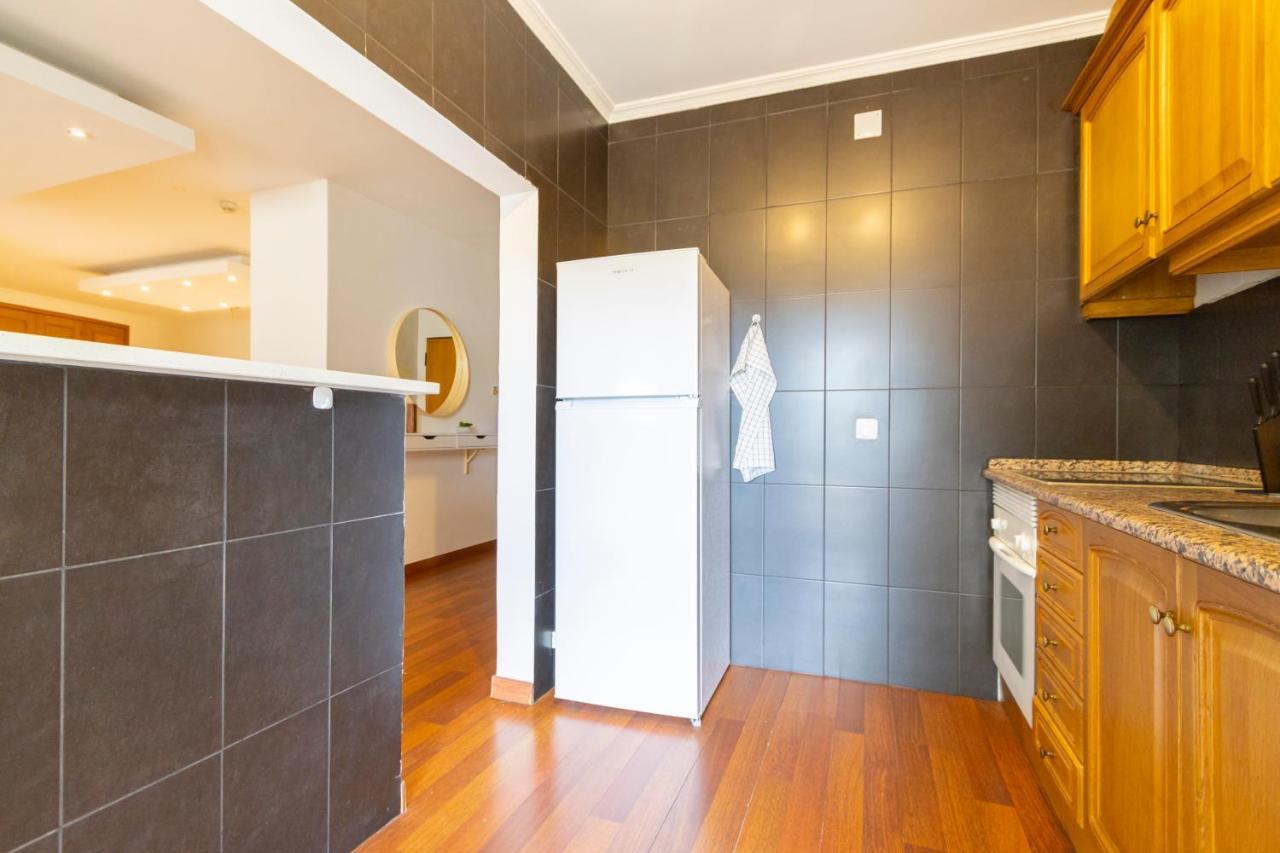 Spaceful Apartment In Albufeira Luaran gambar