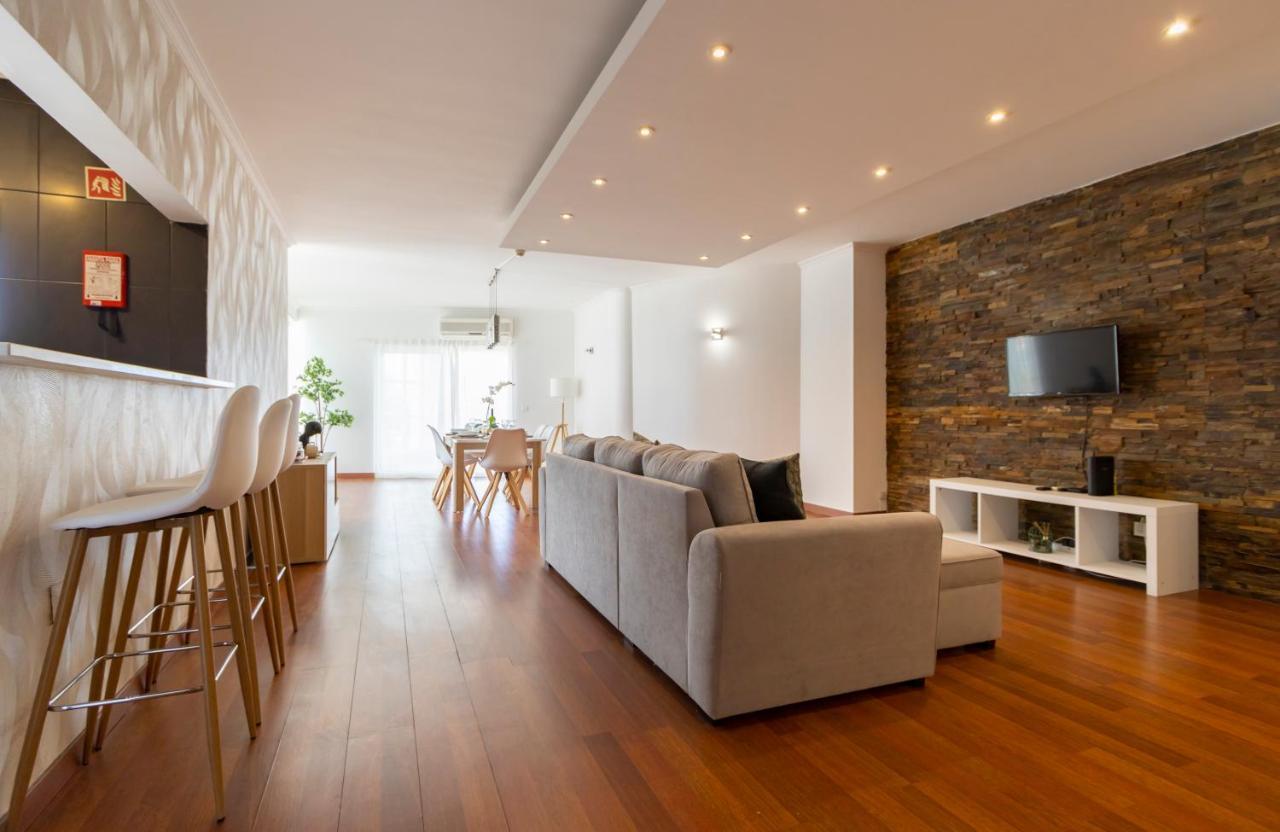Spaceful Apartment In Albufeira Luaran gambar