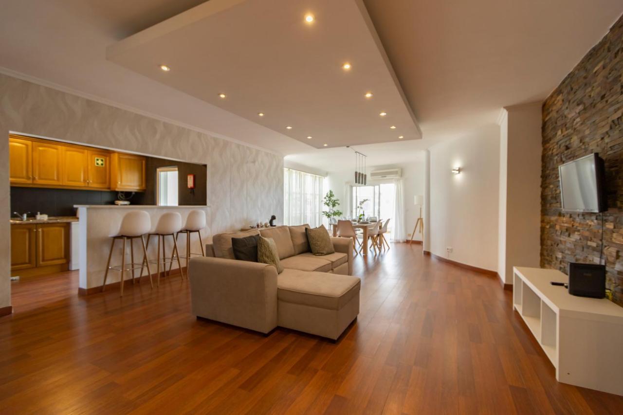Spaceful Apartment In Albufeira Luaran gambar
