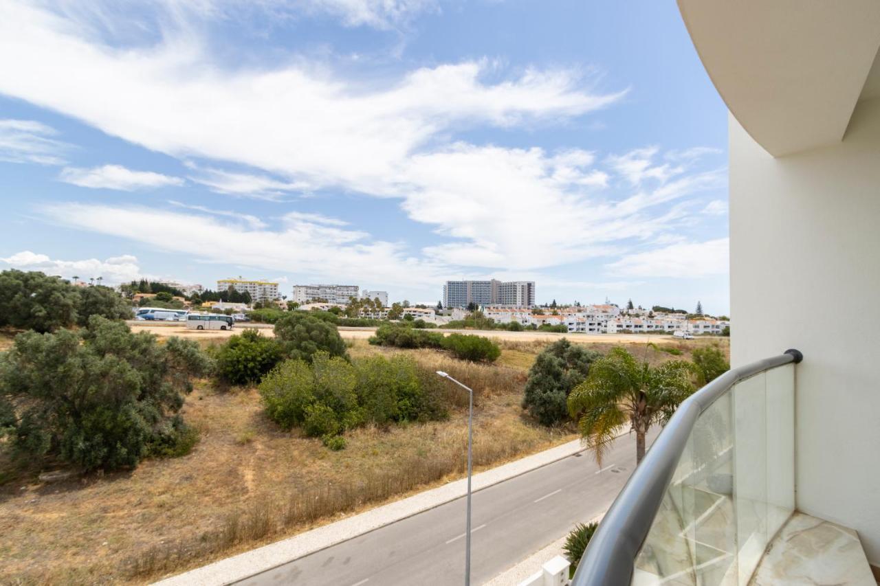 Spaceful Apartment In Albufeira Luaran gambar